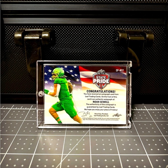 2023 Leaf Metal Draft Noah Sewell RC State Pride Blue Kaleidoscope SSP AUTO /4 - Picture 3 of 3